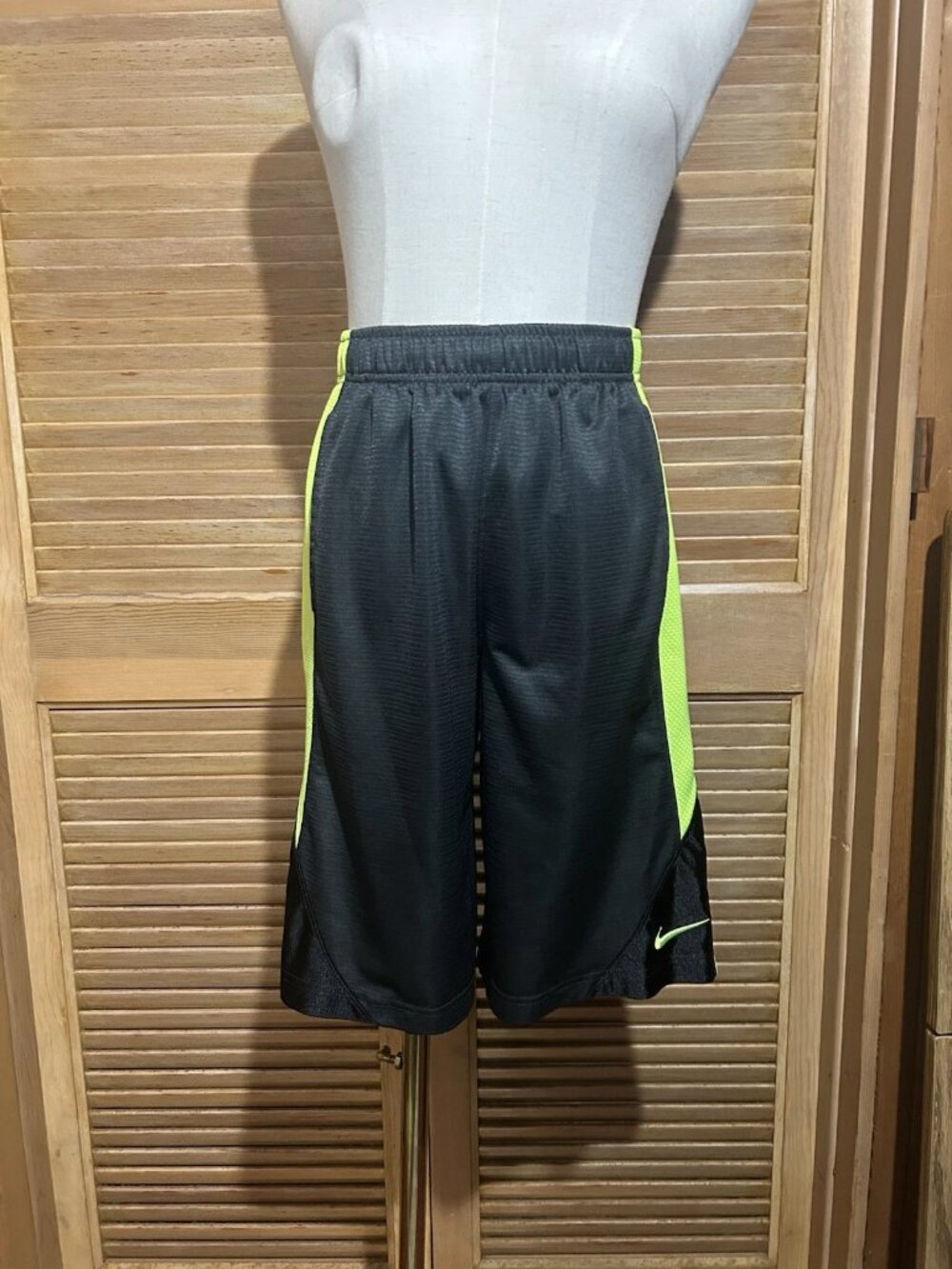 Nike Volley Athletic Shorts Neon Yellow/Black Size Mens Large with Pockets